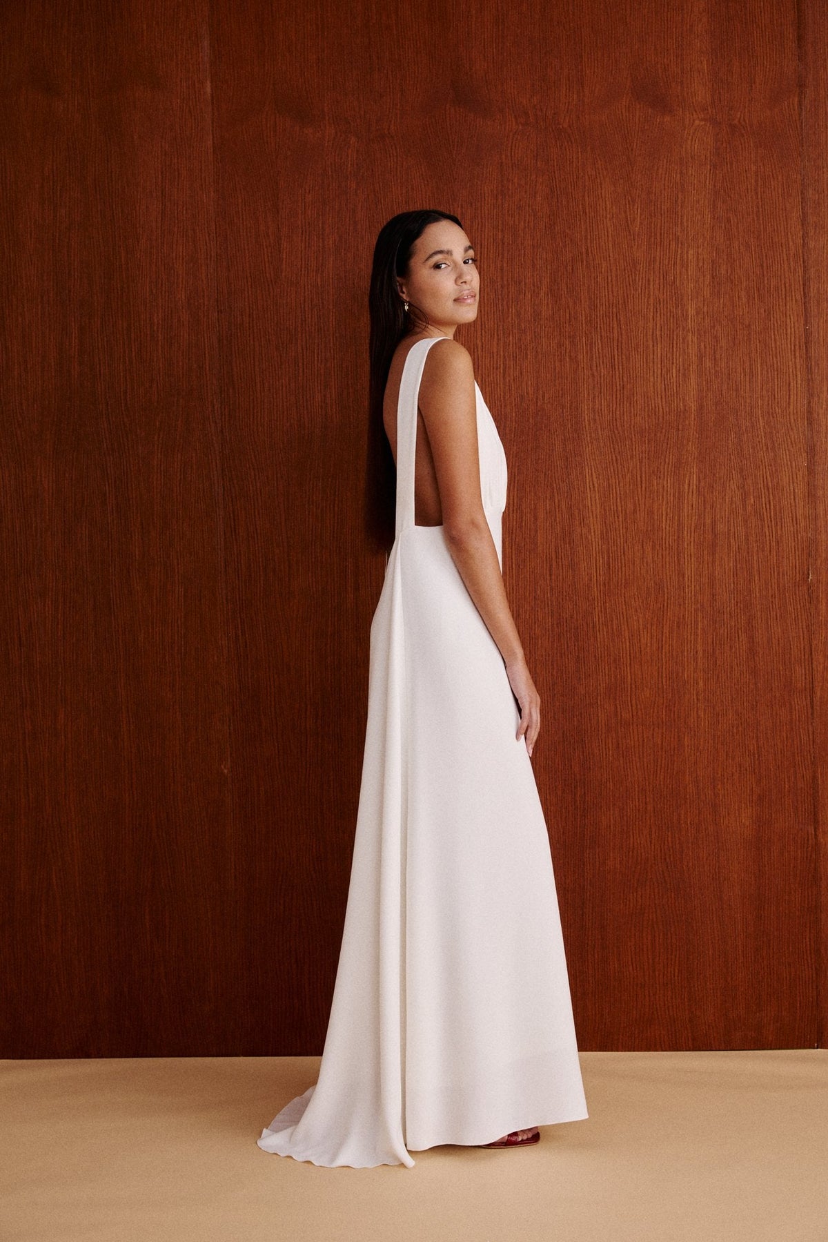 Robe Telma longue ivoire à traîne pour cérémonie laïque, Gacé Paris