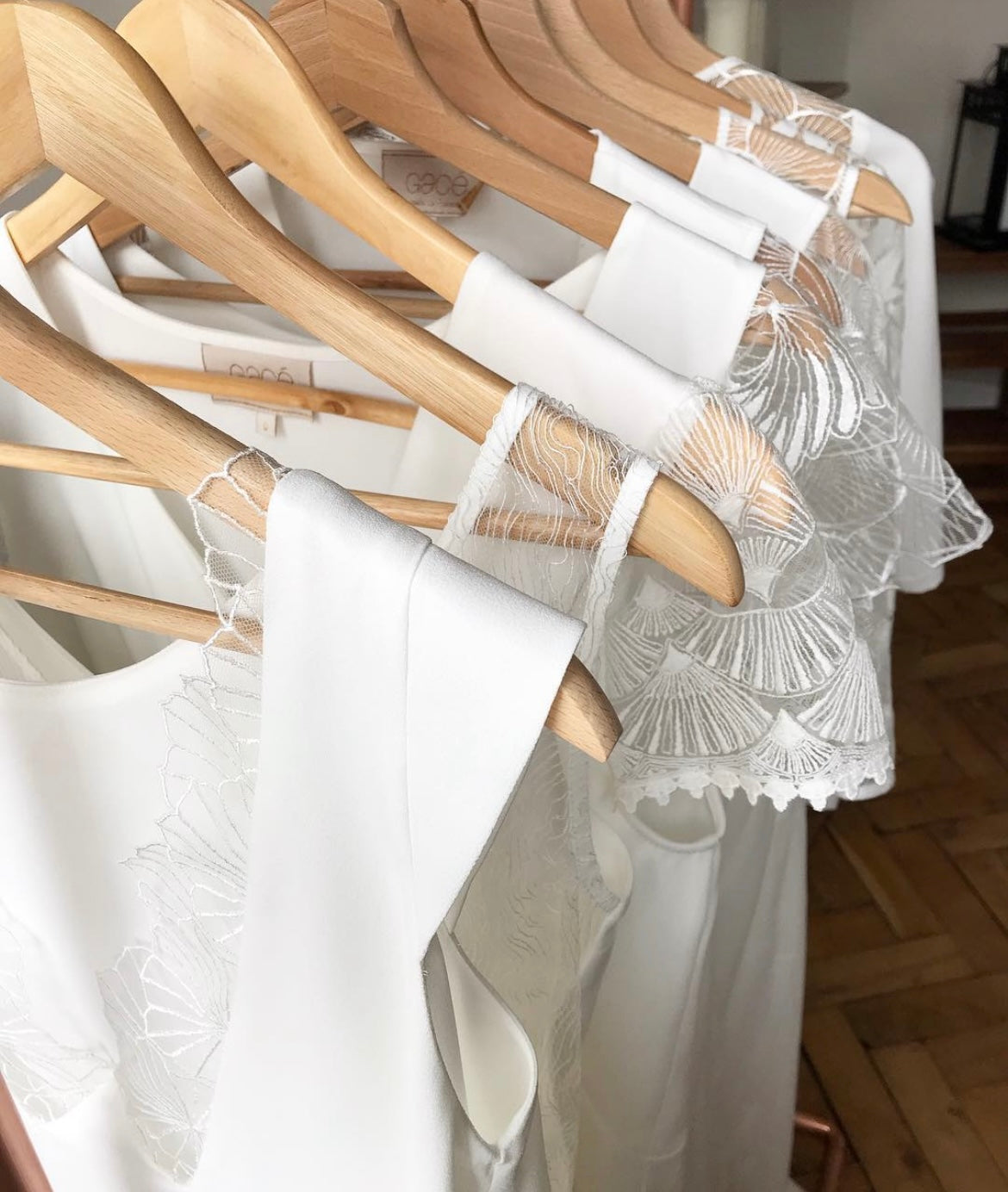 robe de mariage civil Gacé Paris en dentelle Image